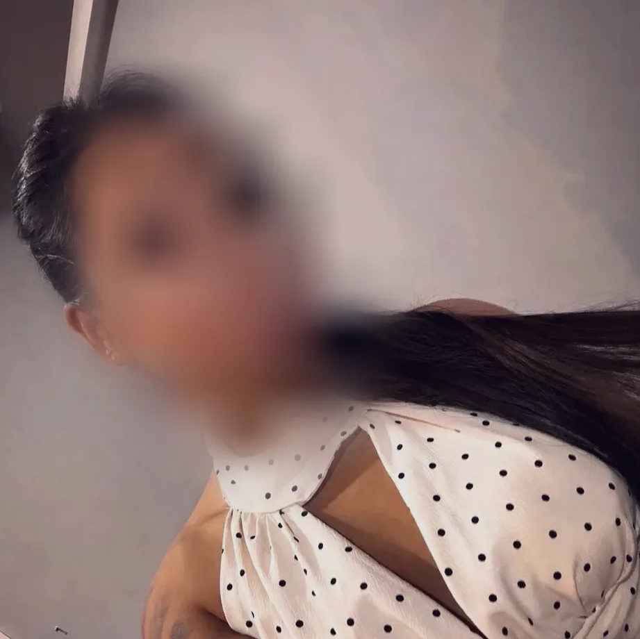 Claudia, 25