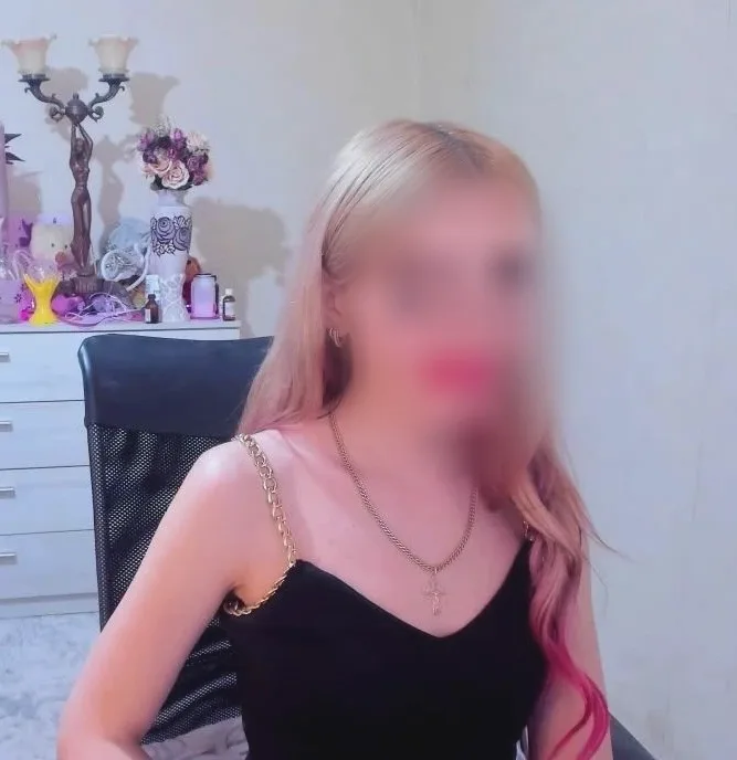 Lisa, 24