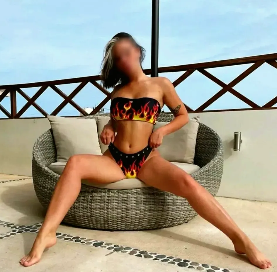 Yvonne, 31